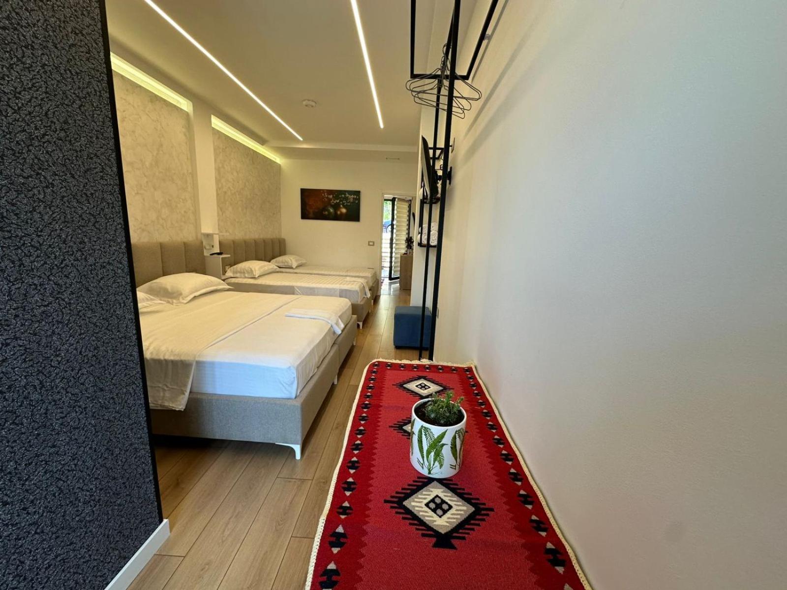 Hotel Europa Круя Экстерьер фото